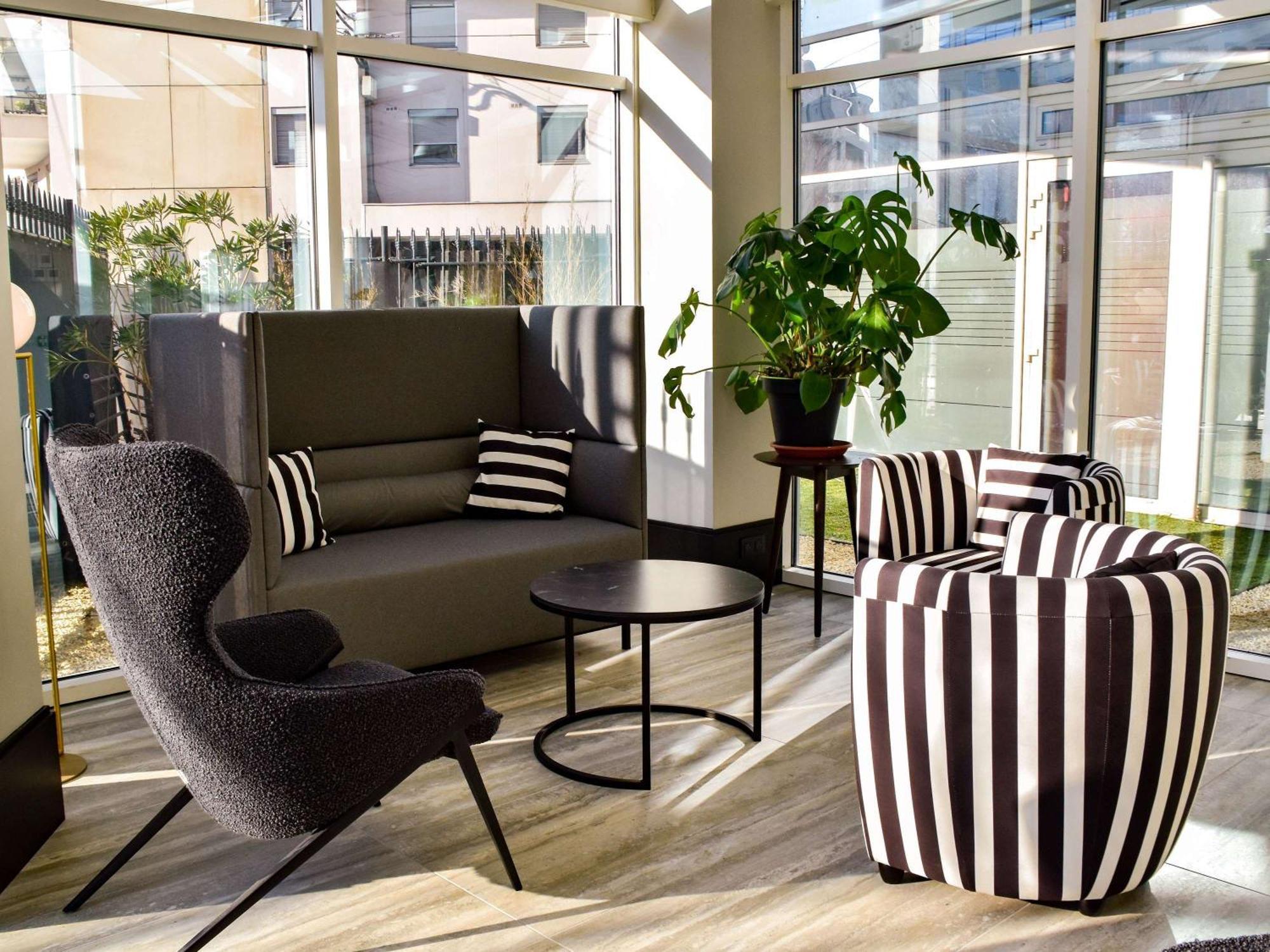 Hôtel Mercure Lyon Centre Charpennes Villeurbanne Extérieur photo